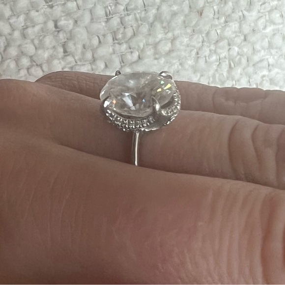 Scalloped Pave’ Lab created Diamond setting/ 11x9 Super Premium Oval Moissanite - Picture 10 of 13